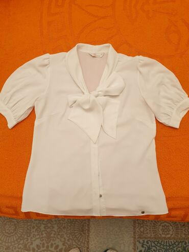Рубашки и блузы: S (EU 36)