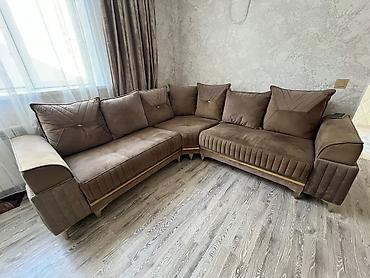 ev etirleri: Künc divanı – qəhvəyi rəng, yumşaq məxməri parça - Forma: L-şəkilli — 1