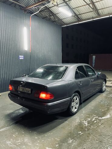 вмв е 39: Mercedes-Benz E-Class: 1996 г., 2.3 л, Автомат, Бензин, Седан