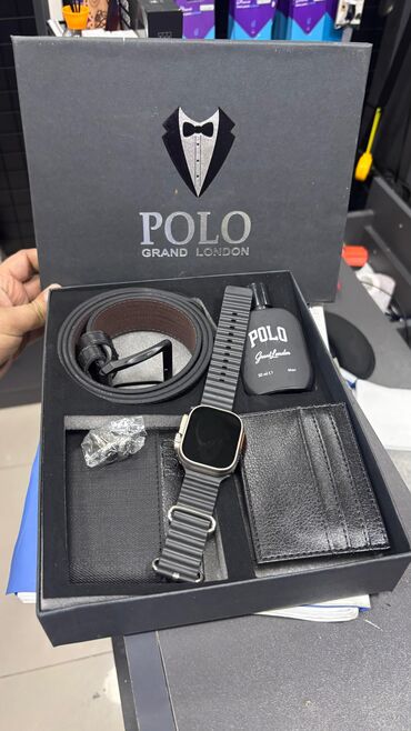 Quruducular: Polo Grand London dəbli smart saat, ətir, kəmər, kart qabı, manjetlər