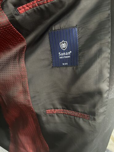 Костюмы: Продается костюм(пиджак+брюки)носили мало,размер 48,производство — 19