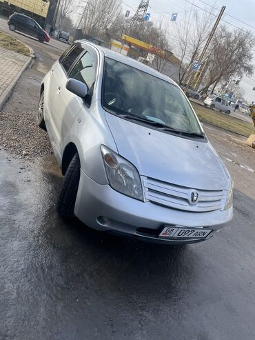 Toyota: Toyota ist: 2002 г., 1.3 л, Автомат, Бензин