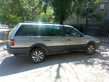 range over: Volkswagen Passat Variant: 1990 г., 1.8 л, Универсал — 2