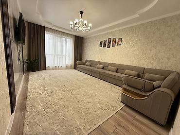 Продажа полдома: Продается двух этажный дом 🏡 Понарамные окна 🪟 250кв 📐 На первом — 12