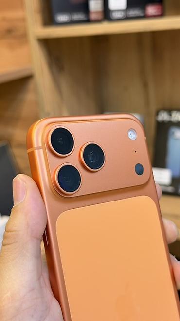 king kong: IPhone 17 Pro Max, Б/у, 256 ГБ, Оранжевый, Наушники, Зарядное устройство, Защитное стекло, В рассрочку, 96 % — 2
