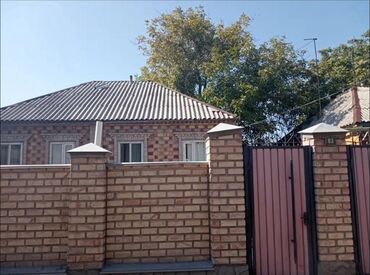 дом с кок жар: 100 м², 5 комнат, Бронированные двери, Подвал, погреб, Забор, огорожен