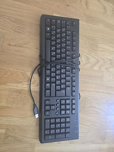 USB klaviatura - Tam ölçülü, tam sıra funksiya düymələri və ayrıca