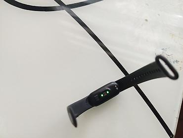smart qolbaq: Ağıllı fitnes qolbağı – qara rəng Xüsusiyyətlər: - Optik ürək — 1