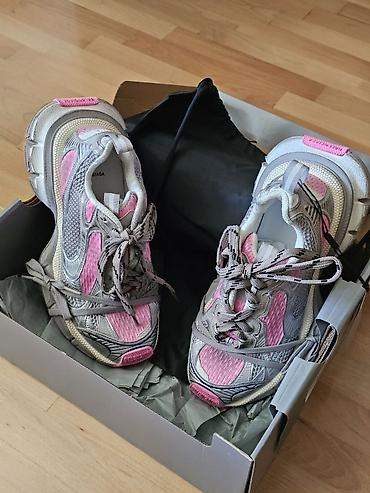 Krasofkalar və idman ayaqqabıları: 🔥 Balenciaga İdman Ayaqqabıları – 50% ENDİRİM! ✨ Gümüşü və çəhrayı — 2