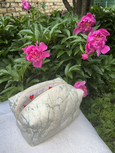 розы садовые: Дизайнерская косметичка ручной работы! Большой размер Подарочная
