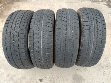 Шины: Шины 225 / 60 / R 17, Зима, Б/у, Комплект, Легковые, Япония, Bridgestone