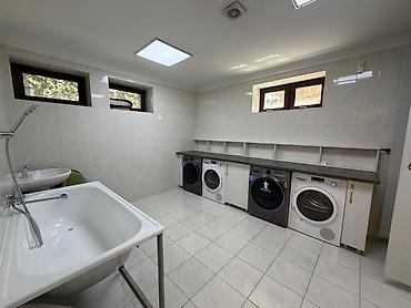 Продажа коттеджей и домов: Просторный загородный дом в классическом стиле с продуманной — 19