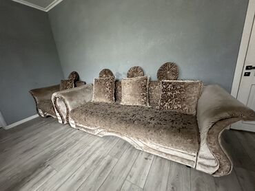мебель мягкая бу: Диван-кровать, цвет - Бежевый, Б/у