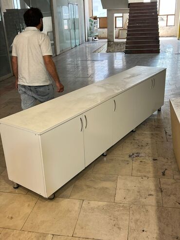 Masa və oturacaq dəstləri: 2 eded Skaf her biri 150 Azn. Uzunluq 3m, eni 40 sm. Unvan Xirdalan
