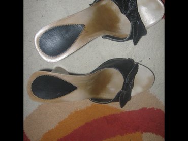 crne cizme na stiklu: Modne papuče, 39