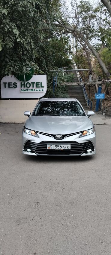 автомобиль москвич: Toyota Camry: 2018 г., 2.5 л, Автомат, Бензин, Седан