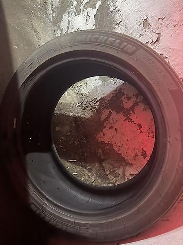 skoda octavia: İşlənmiş Şin Michelin 245 / 45 / R 18 — 1