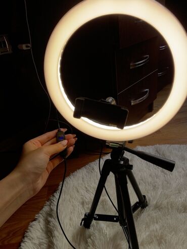 İşıqlandırma: Peşəkar Ring Light (Üç Ayaqlı) • Güclü və bərabər işıqlandırma • 3 — 4