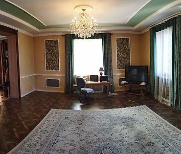 Продажа коттеджей и домов: Продам в центре двухэтажный кирпичный дом,+ цокольный этаж. Удобен — 22