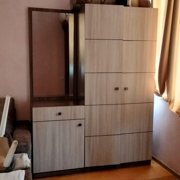 Gəzinti arabaları: Ayl91Dehliz dolabı satılır 130manata.Ünvan Lökbatan.Ayla91