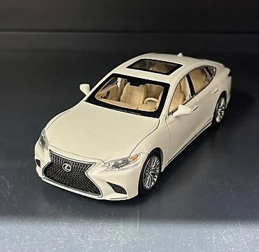 Oyuncaq nəqliyyat: Məhsul: Lexus LS500 miniatür model avtomobil (die-cast) - Korpus — 2