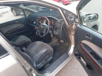 Honda: Honda Stream: 2001 г., 2 л, Автомат, Бензиновая, Универсал — 7