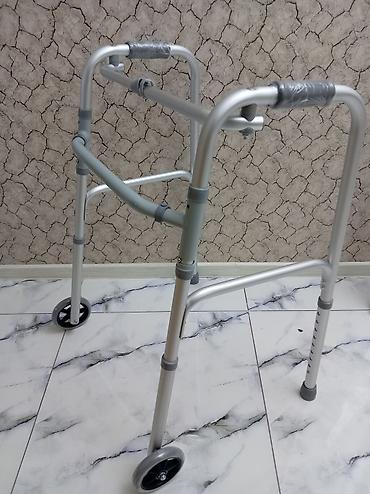 walker: Təkərlı gəzinti çərçivəsi (walker) - Yüngül və möhkəm alüminium — 1