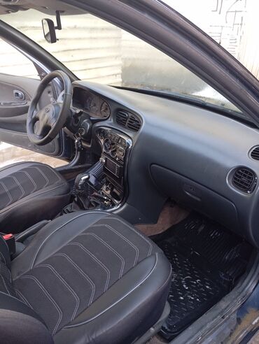 Hyundai: Hyundai Elantra: 1.6 l | 1996 il Sedan — 10