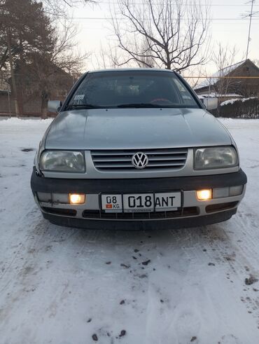 Volkswagen: Volkswagen Vento: 1995 г., 1.8 л, Механика, Бензин, Седан