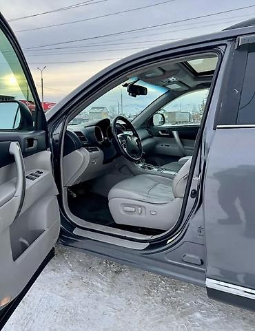 Toyota: Toyota Highlander: 2013 г., 3.5 л, Автомат, Бензин, Внедорожник at lalafo.kg — 4 Toyota: Toyota Highlander: 2013 г., 3.5 л, Автомат, Бензин, Внедорожник — 4