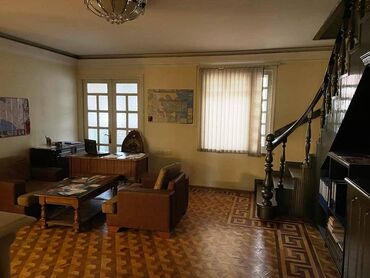 Uzunmüddətli kirayə mənzillər: Rəşid Behbudov küçəsində 5 mərtəbəli binanın 4 cü mərtəbəsi ümumi — 1