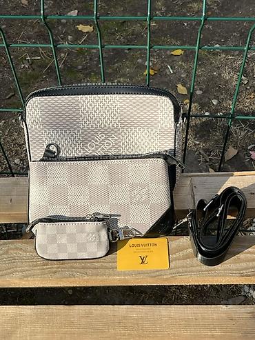 Барсетки: Барсетка, Louis Vuitton, Материал: Экокожа, Застежка на молнии, Множество карманов, Моющийся материал, Новый — 2
