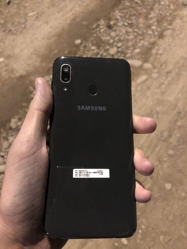 samsuq a20: Samsung A20 | İşlənmiş | 32 GB | rəng - Qara | Barmaq izi, İki sim kartlı, Face ID