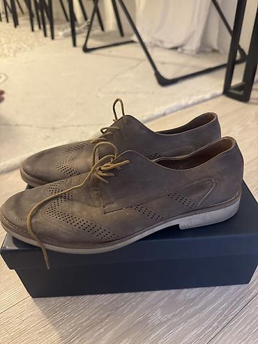 nike tech: Продаются обуви мужские и женские. Женские размеры 37, мужские 41 и — 4