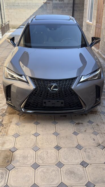 Lexus: Lexus : 2019 г., 2 л, Типтроник, Бензин, Кроссовер