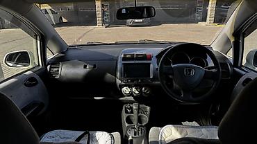 type r: Honda Fit: 2003 г., 1.3 л, Вариатор, Бензин, Хэтчбэк — 5