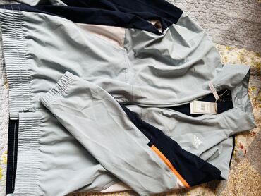 скупка старой одежды: Спортивный костюм L (EU 40), цвет - Серый
