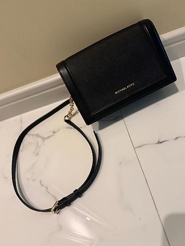 Michael Kors qara rəngli qadın çantası. Zərif və minimal dizayna