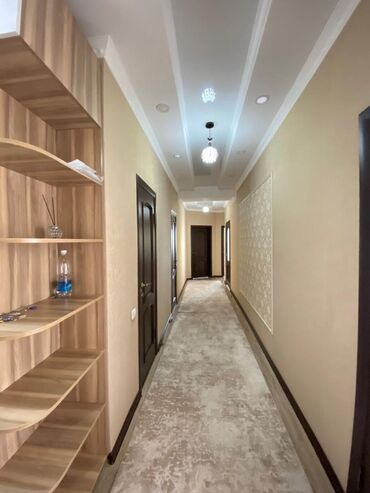 Долгосрочная аренда квартир: 3 комнаты, Риэлтор, Без подселения, С мебелью полностью — 10