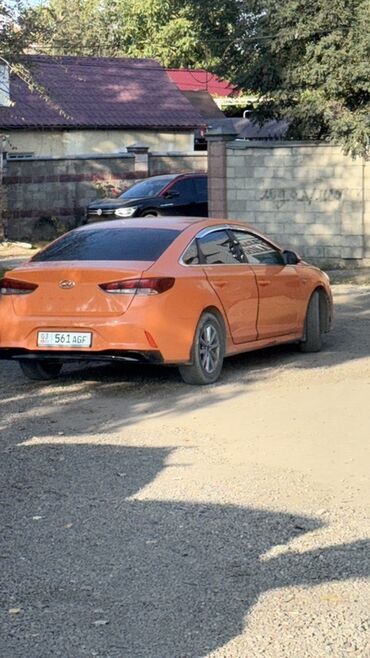 продаю машину требуется ремонт двигателя: Hyundai Solaris: 2019 г., Седан