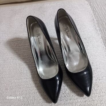 satovi novi pazar: Pumps, 39