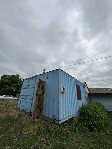времянку продаю: Продается 40 футовый контейнер, термос. С обустроенным внутренним