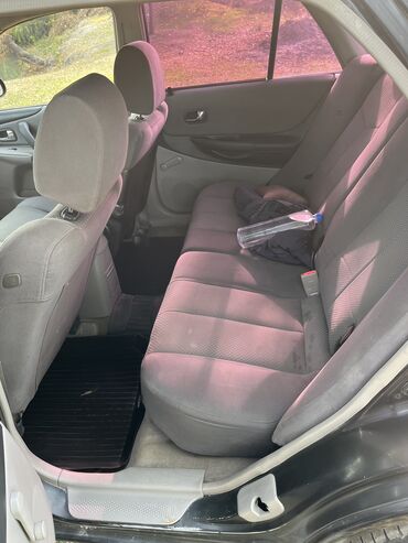 Mazda: Mazda 323: 2002 г., 1.6 л, Механика, Бензин, Хэтчбэк — 6