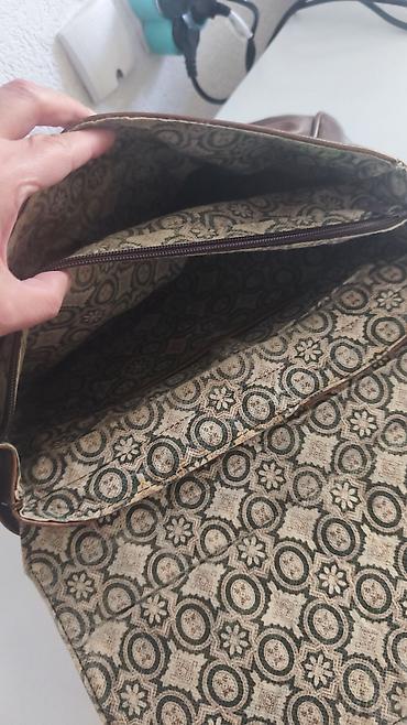 oglad: Velika braon torba preko ramena - Materijal: veštačka koža u toploj — 6