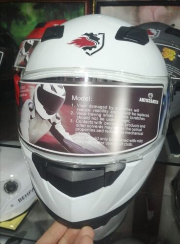 Moto dəbilqələr: Kaskalar 39an hər rəngi var Qara mat kaskalar 55azn Qara parlaq — 22