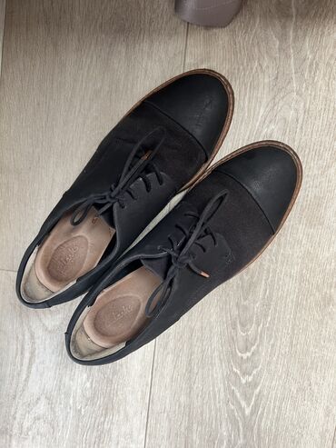 лакосте обувь: Продаю кожаные оксфорды фирмы Clarks, состояние отличное, размер
