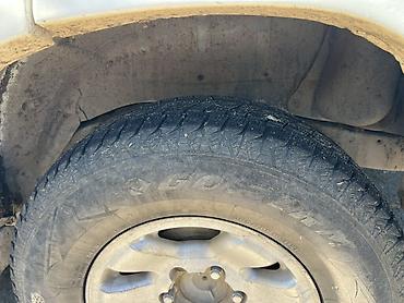 Унаа: Toyota Hilux Surf: 2000 г., 2.7 л, Автомат, Бензин, Жол тандабас — 5