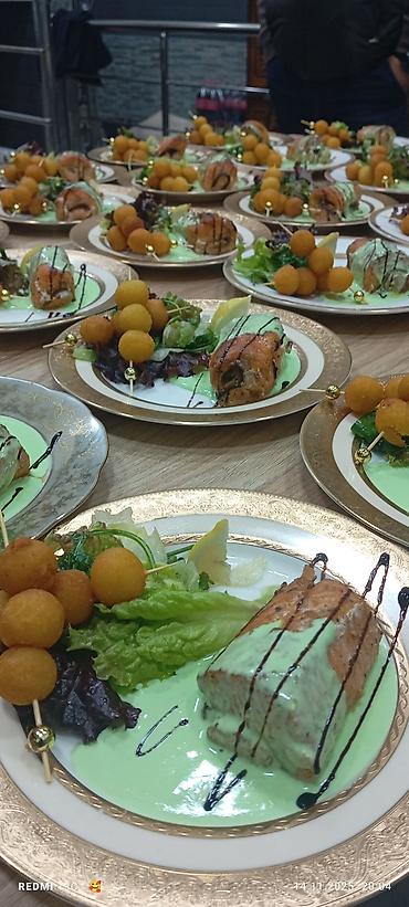 Готовые блюда, кулинария: Салаты и холодные закуски - Цезарь с креветками: хрустящие листья — 13