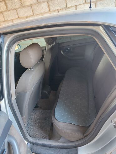 Audi: Audi A4: 2001 г., 2 л, Автомат, Бензин, Седан at lalafo.kg — 10 Audi: Audi A4: 2001 г., 2 л, Автомат, Бензин, Седан — 10