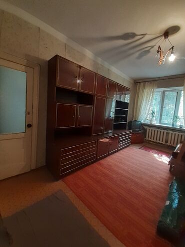 bmw 1 серия 120i steptronic в Кыргызстан | Продажа квартир: 2 комнаты, 42 м², Сталинка, 1 этаж, Требуется ремонт, Центральное отопление